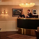 Sanders Hotel