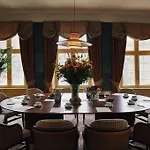 Sanders Hotel 5*