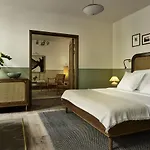 Sanders Hotel