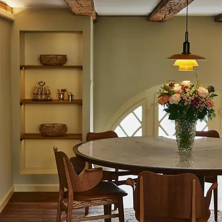 サンダーズ ホテル