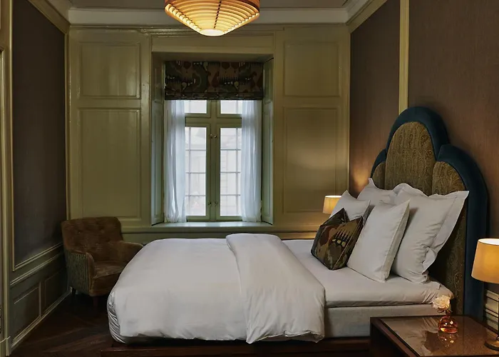 サンダーズ ホテル